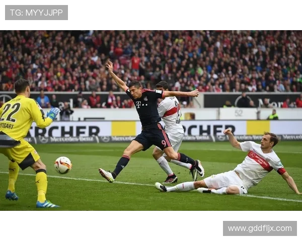 拜仁半场领先斯图加特3-1 格雷罗等进球